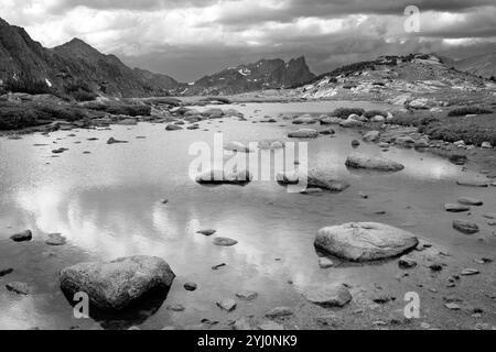 WY05453-00-BW....... WYOMING - Temple Lake, Bridger Wilderness, Wind River Range, Bridger National Forest. Foto Stock