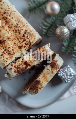 Torta al cioccolato o dolce con pan di Spagna Foto Stock