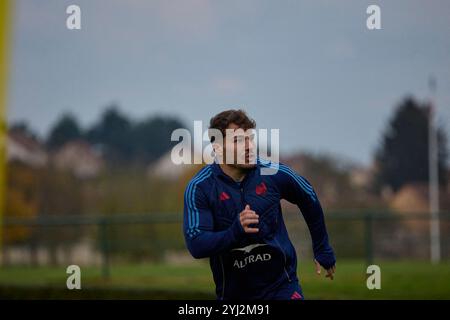 Marcoussis, Francia. 12 novembre 2024. Antoine Dupont, Thibaud Flament e Uini Atonio sono disponibili per la formazione collettiva. Allenamento della squadra di rugby francese presso il centro nazionale di rugby Marcoussis (Essonne) per la partita contro la nuova Zelanda di sabato 16 novembre allo Stade de France, nell'ambito delle Autumn Nations Series 2024. Marcoussis National Rugby Center, Francia, il 12 novembre 2024. Foto di Jean Pierre Nguyen Van hai Barbier/ABACAPRESS. COM credito: Abaca Press/Alamy Live News Foto Stock