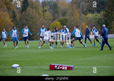 Marcoussis, Francia. 12 novembre 2024. Allenamento della squadra di rugby francese presso il centro nazionale di rugby Marcoussis (Essonne) per la partita contro la nuova Zelanda di sabato 16 novembre allo Stade de France, nell'ambito delle Autumn Nations Series 2024. Marcoussis National Rugby Center, Francia, il 12 novembre 2024. Foto di Jean Pierre Nguyen Van hai Barbier/ABACAPRESS. COM credito: Abaca Press/Alamy Live News Foto Stock