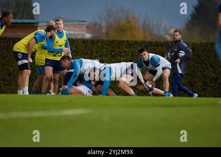 Marcoussis, Francia. 12 novembre 2024. Allenamento della squadra di rugby francese presso il centro nazionale di rugby Marcoussis (Essonne) per la partita contro la nuova Zelanda di sabato 16 novembre allo Stade de France, nell'ambito delle Autumn Nations Series 2024. Marcoussis National Rugby Center, Francia, il 12 novembre 2024. Foto di Jean Pierre Nguyen Van hai Barbier/ABACAPRESS. COM credito: Abaca Press/Alamy Live News Foto Stock