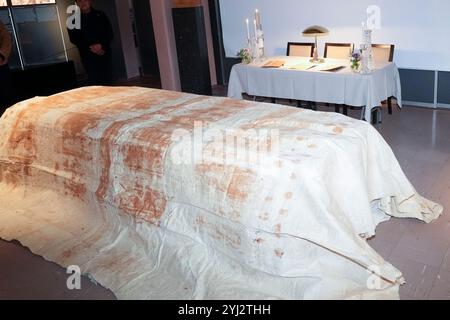 Oslo 20241112. I resti dell'Isola di Pasqua che sono stati conservati presso il museo Kon-Tiki sono stati restituiti alle autorità cilene. Questo accade dopo una cerimonia tenutasi a Oslo martedì. Foto: Terje Pedersen / NTB Foto Stock