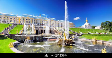 Grand cascata in Pertergof, San Pietroburgo, Russia Foto Stock