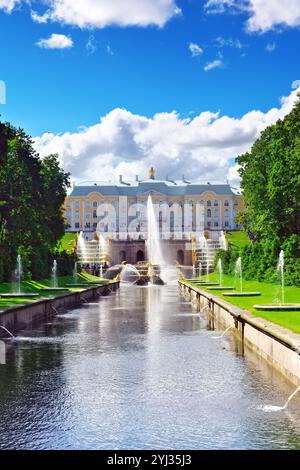 Grand cascata in Pertergof, San Pietroburgo, Russia Foto Stock