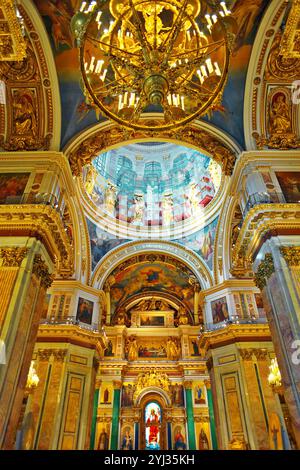 ST. Pietroburgo, Federazione Russia - giugno 29:Interno della cattedrale di San Isacco a San Pietroburgo, Russia . Foto richiede in San Pietroburgo, all'interno di S Foto Stock