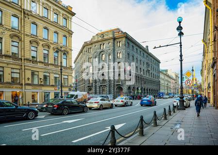 Saint Petersburg, Russia - 06 Novembre 2019: Nevsky Avenue. Urban e storicamente la più bella vista della città di San Pietroburgo. La Russia. Foto Stock