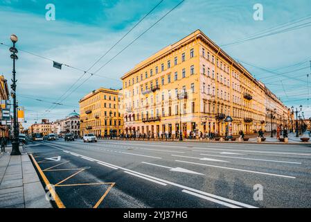 Saint Petersburg, Russia - 06 Novembre 2019: Nevsky Avenue. Urban e storicamente la più bella vista della città di San Pietroburgo. La Russia. Foto Stock