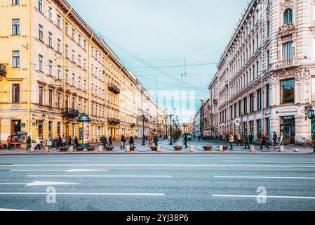 Saint Petersburg, Russia - 06 Novembre 2019: Nevsky Avenue. Urban e storicamente la più bella vista della città di San Pietroburgo. La Russia. Foto Stock