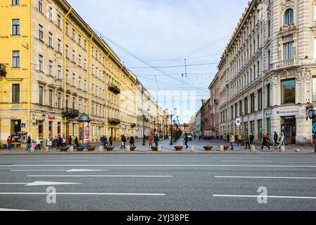 Saint Petersburg, Russia - 06 Novembre 2019: Nevsky Avenue. Urban e storicamente la più bella vista della città di San Pietroburgo. La Russia. Foto Stock