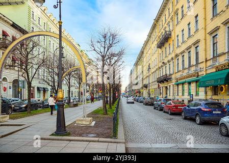 San Pietroburgo, Russia - 06 Novembre 2019: Nevsky Avenue. Città e storicamente bella vista della città di San Pietroburgo. Foto Stock