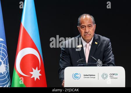 Baku, Azerbaigian. 13 novembre 2024. Dalton Emani Makamau Tagelagi, primo ministro di Niue, parla durante la prima parte del segmento ad alto livello della Conferenza delle Nazioni Unite sui cambiamenti climatici nella sala plenaria di Nizami durante il COP29, un evento tenuto dall'UNFCCC allo stadio olimpico di Baku. La COP29, in vigore dal novembre 11-22, si concentra sulla compensazione delle emissioni di carbonio e sui finanziamenti per la sostenibilità e la mitigazione. (Foto di Dominika Zarzycka/SOPA Images/Sipa USA) credito: SIPA USA/Alamy Live News Foto Stock