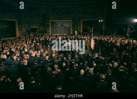 Cerimonie funebri di Lyndon Johnson all'interno del Campidoglio. STATI UNITI. 24 gennaio 1973 Foto Stock