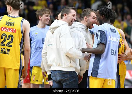 Berlino, Germania. 12 novembre 2024. DAS ALBA Berlin team GER, ALBA Berlin gegen EA7 Emporio Armani Milan, basket, EuroLeague, Saison 2024/2025, 9. Spieltag, 12.11.2024 foto: Eibner-Pressefoto/Ryan Sleiman credito: dpa/Alamy Live News Foto Stock