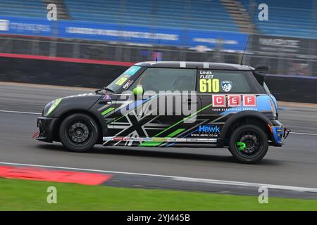 Louis Fleet, MINI Cooper, Team Avago, Vertu MINI Challenge Trophy 2024, gare di 20 minuti, gare monomarca, auto basate sulla R50 MINI Cooper, Foto Stock