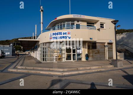 Boulogne-sur-Mer, FR - 23 settembre 2024: Stazione di bagnino sulla spiaggia Foto Stock