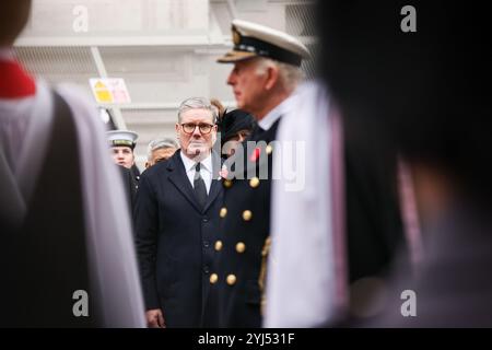 Westminster, Londra, Regno Unito. 10 novembre 2024. Il primo ministro britannico Keir Starmer ha reso omaggio a coloro che sono morti in conflitti sulla memoria Sunda a Cenotaph. Foto Stock