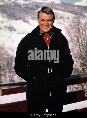 CARY GRANT in CHARADE (1963), diretto da STANLEY DONEN. Credito: FOTO UNIVERSALI / album Foto Stock