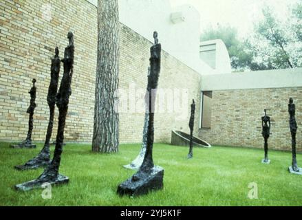 Anni '50 Archivio storico Olycom/LaPresse Alberto Giacometti (Borgonovo di Stampa, 10 ottobre 1901 - Coira, 11 gennaio 1966) è stato uno scultore, pittore e incisore svizzero di lingua italiana. Nella foto: Opere di Alberto Giacometti nella foto: Opere di Alberto Giacometti crediti: LaPresse/Alamy Live News Foto Stock