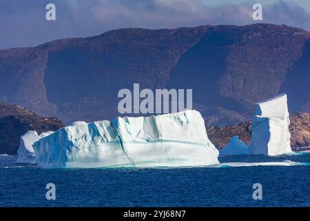 Iceberg, Qaqortog, municipalità di Kujalleq, Groenlandia, Regno di Danimarca Foto Stock