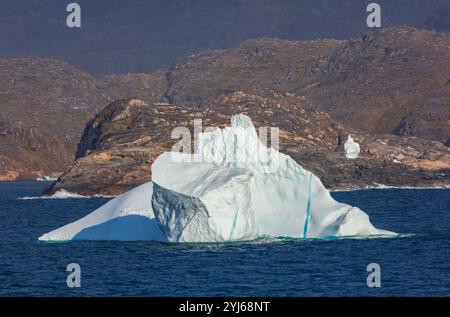 Iceberg, Qaqortog, municipalità di Kujalleq, Groenlandia, Regno di Danimarca Foto Stock