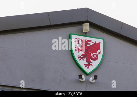 PONTYCLUN, REGNO UNITO. 13 novembre 2024. Uffici FAW durante una sessione di allenamento presso il resort vale in vista della partita UEFA Nations League 2025 contro la Turchia al Kadir Has Stadium il 16 novembre (PIC di John Smith/FAW) credito: Football Association of Wales/Alamy Live News Foto Stock