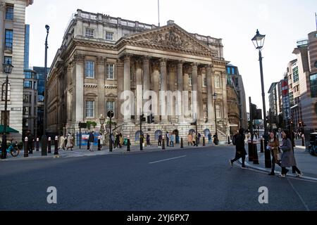 L'esterno della Mansion House e vista sulla People Street da Princes Street nella City di Londra Inghilterra Regno Unito 2024 KATHY DEWITT Foto Stock