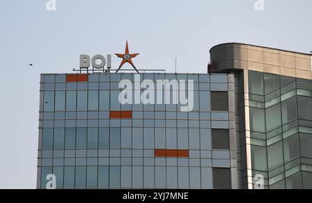 Mumbai, Maharashtra, India. 13 novembre 2024. Il logo della Bank of India (BOI) si trova in cima al suo edificio per uffici a Mumbai. (Credit Image: © Ashish Vaishnav/SOPA Images via ZUMA Press Wire) SOLO PER USO EDITORIALE! Non per USO commerciale! Foto Stock