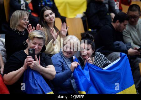 Kiev, Ucraina. 10 novembre 2024. Kiev, Ucraina 10 novembre 2024 tifosi ucraini durante le qualificazioni FIBA Womens Eurobasket 2025-Ukraine-Serbia-Rimi Olympic Centre di riga, Lettonia (KUBANOV PAVLO UKR/SPP) crediti: SPP Sport Press Photo. /Alamy Live News Foto Stock