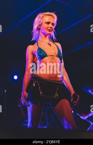 Edimburgo, Scozia. 13 novembre 2024. Nella foto: Wargasm Wargasm & Karen Dio - la Belle Angele, Edinburgh Credit: Raymond Davies / Alamy Live News Foto Stock