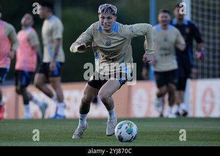 Ezeiza, Argentina - 12 novembre 2024: Alejandro Garnacho, la nazionale argentina di calcio ha tenuto una sessione di allenamento presso il loro Ezeiza compl Foto Stock