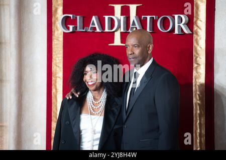 Londra, Regno Unito. 13 novembre 2024. Nella foto: Denzel Washington e la moglie Pauletta Washington partecipano alla Royal Film Performance di "Gladiator II" e alla Global Premiere all'Odeon Luxe, Leicester Square. Credito: Justin ng/Alamy Live News Foto Stock