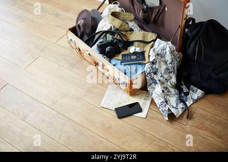 Fare i bagagli per un viaggio Foto Stock