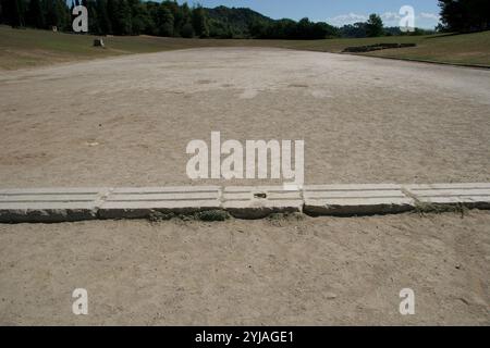 Stadio di Olympia. Linea di partenza all'interno dello stadio. Grecia. Foto Stock