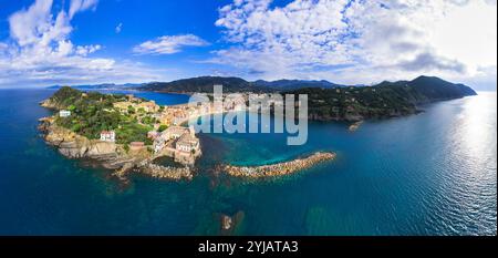 Regione Liguria, Italia viaggi. Splendida città di Sestri Levante. Vista panoramica aerea della Baia del silenzio e della spiaggia Foto Stock