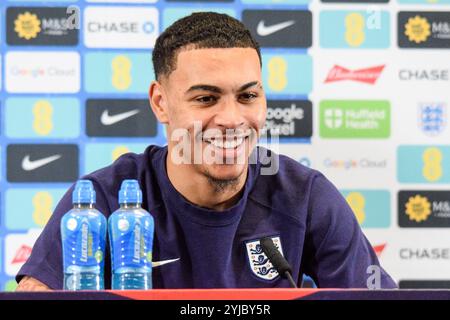 Burton Upon Trent, Regno Unito. 12 novembre 2024. Il centrocampista dell'Inghilterra Morgan Rogers durante la conferenza stampa dell'England Training & Media Day al St. George's Park, Burton upon Trent, Inghilterra, Regno Unito il 12 novembre 2024 Credit: Every Second Media/Alamy Live News Foto Stock