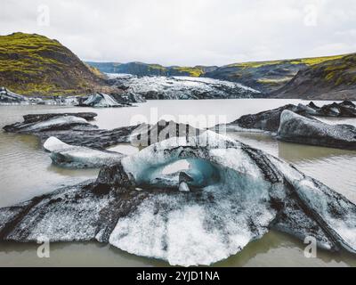 Islanda, bel paesaggio freddo della baia della laguna del ghiacciaio islandese., Europa Foto Stock