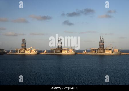 "Atwood Archer, Atwood Admiral & "Ensco DS-11" Oil Service/Drilling Ships ormeggiate nei moli di Las Palmas De Gran Canaria, Isole Canarie, Spagna, UE. Foto Stock