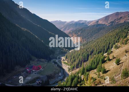 Foto della vista panoramica della strada Transfagarasan in Romania Foto Stock