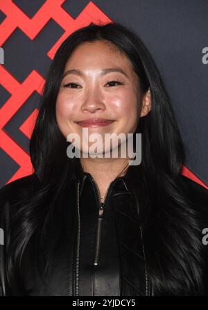 Hollywood, Stati Uniti. 13 novembre 2024. Awkwafina arriva alla prima "Interior Chinatown" di Hulu a Los Angeles tenutasi al Linwood Dunn Theater il 13 novembre 2024 a Hollywood, CA. © ALO/AFF-USA.com credito: AFF/Alamy Live News Foto Stock