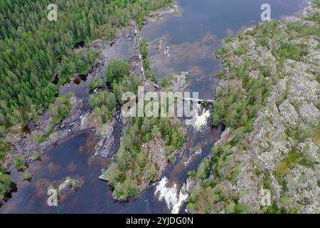 Stromschnellen, Fluß, Fluss, Bach, Forsaleden, Forsaån, Bach, etwa 10 km südlich von Pilgrimstad. Der Forsaån fließt zwischen Locknesjön in der Gemein Foto Stock