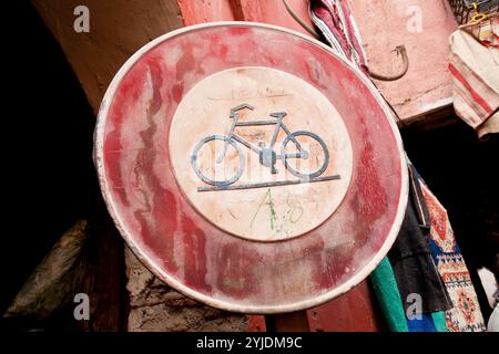 Nessun cartello per ciclismo, suk, Marrakech, Marocco Foto Stock