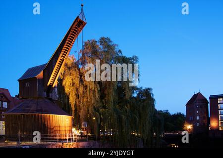 La vecchia gru a Lüneburg, bassa Sassonia, Repubblica Federale tedesca, Der alte Kran a Lüneburg, Niedersachsen, Bundesrepublik Deutschland Foto Stock