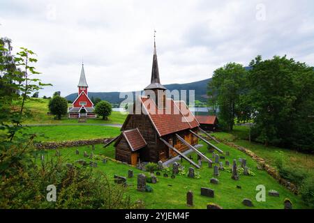 La chiesa di Stave a Rauma (Roedven Stavkyrkje) è una delle 28 chiese di Stave ancora esistenti in Norvegia, Die Stabkirche im Rauma (Roedven Stavkyrkje) Foto Stock