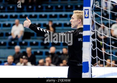 Gummersbach, Germania. 14 novembre 2024. Bertram Obling (VfL Gummersbach, 16) Daumen hoch DHB-Pokal 2024/25 Achtelfinale: VFL Gummersbach - GWD Minden; Gummersbach, Schwalbe arena AM 14.11.2024 crediti: dpa/Alamy Live News Foto Stock