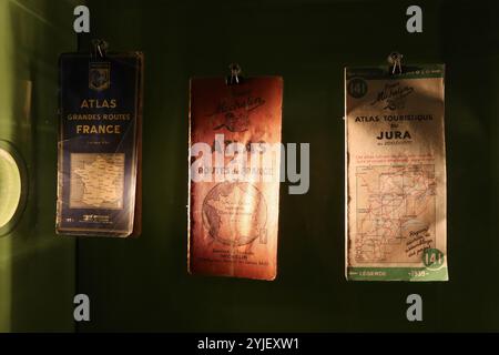 Mappe stradali d'epoca e guide della Michelin, un famoso produttore di pneumatici francesi Foto Stock