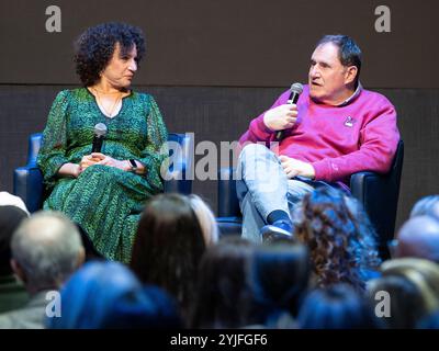 Susie Essman e Richard Kind partecipano a Still Screaming: Celebrating the Career and Comedy of Gilbert Gottfried all'Hard Rock di New York, New York il 13 novembre 2024. (Foto di David Warren /Sipa? USA) credito: SIPA USA/Alamy Live News Foto Stock