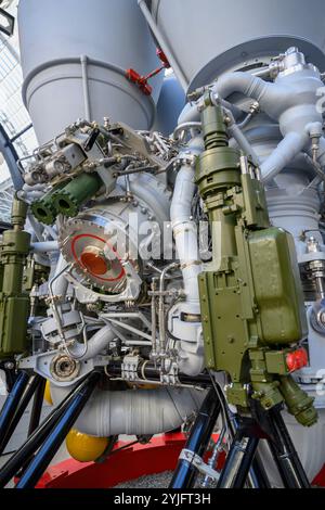 Frammento del più potente motore a razzo a propellente liquido prodotto in Russia, brucia 2393 kg di carburante in 1 secondo Foto Stock