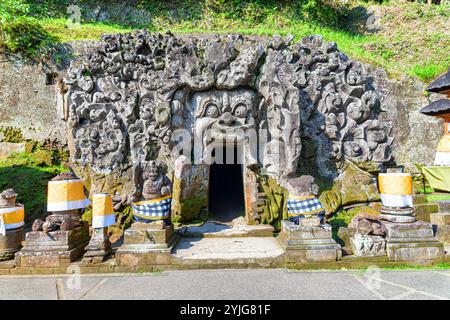 Ingresso alla Grotta degli Elefanti al Tempio di Goa Gajah, Bali Foto Stock