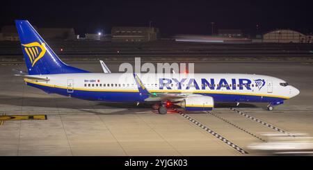 Ryanair Airline Boeing 737 low-cost presso l'aeroporto di Gran Canaria. Foto Stock