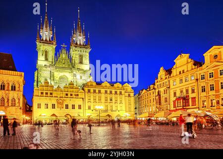 Praga, Repubblica ceca- Settembre 12, 2015: Chiesa di Nostra Signora(Staromestske namesti)sulla storica piazza nel quartiere della Città Vecchia di Praga.it si trova Foto Stock